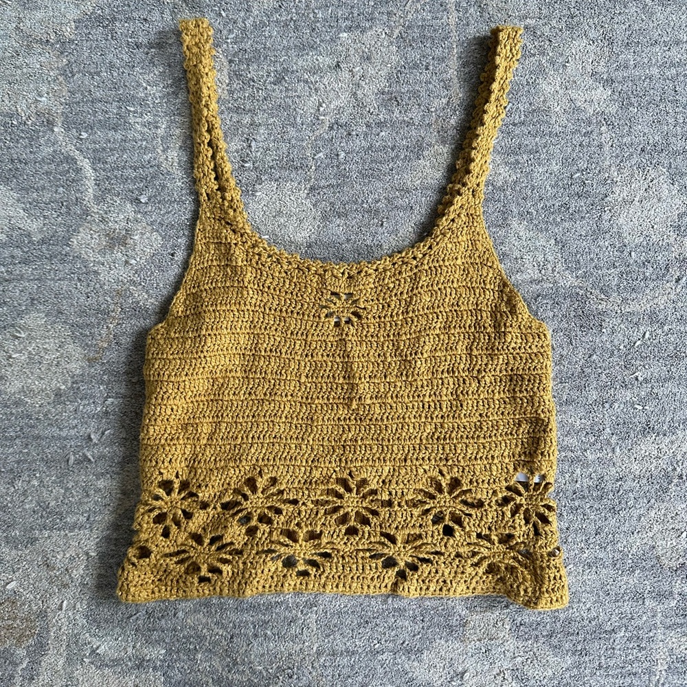 American Eagle Outfitters Yellow Cropped Embellished Tank Top